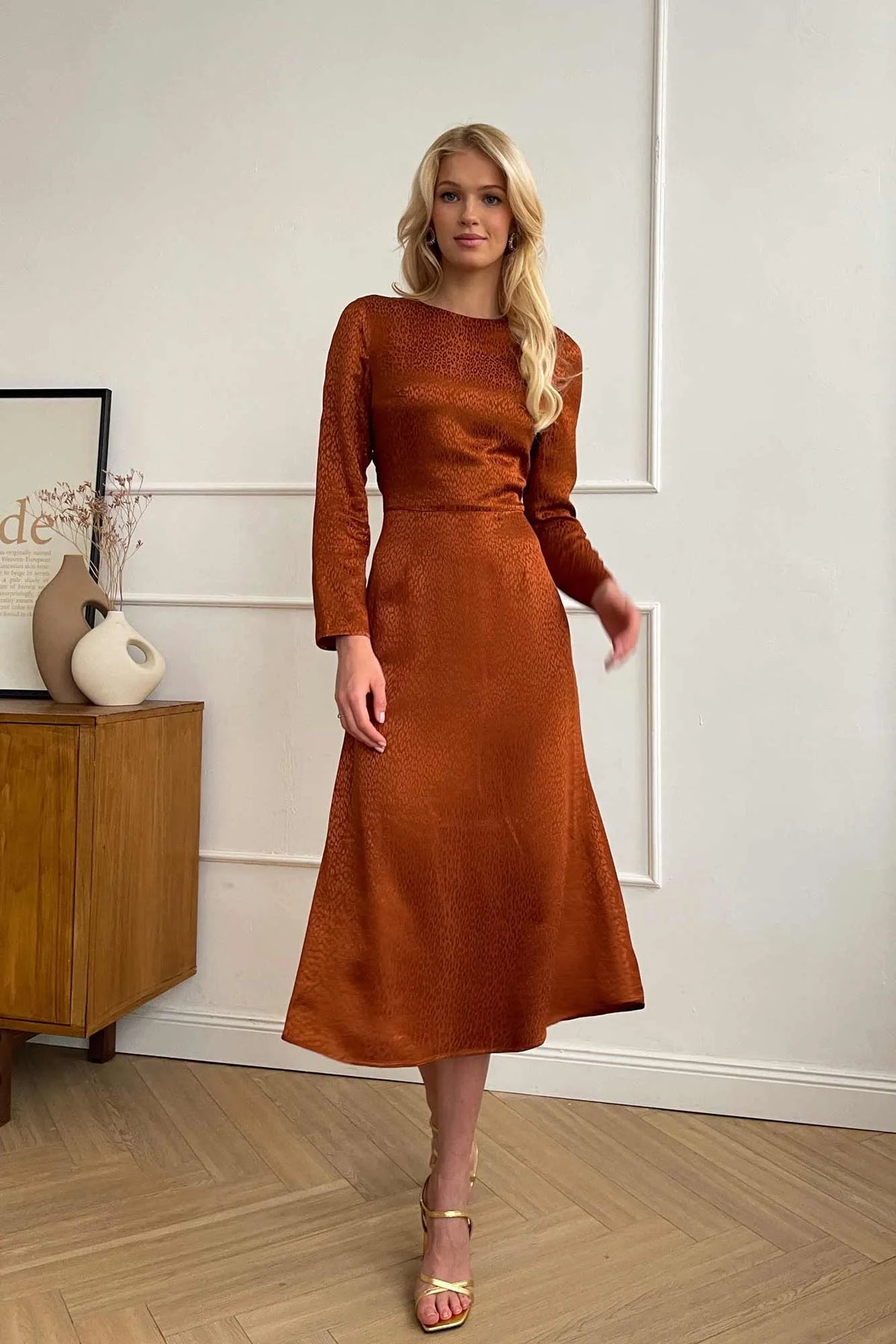 Godet Silhouette Long Sleeve Midi Dress