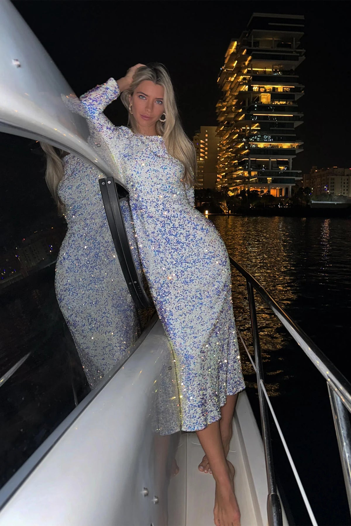 Sequin Decorated Velvet Long Sleeve Midi Dress