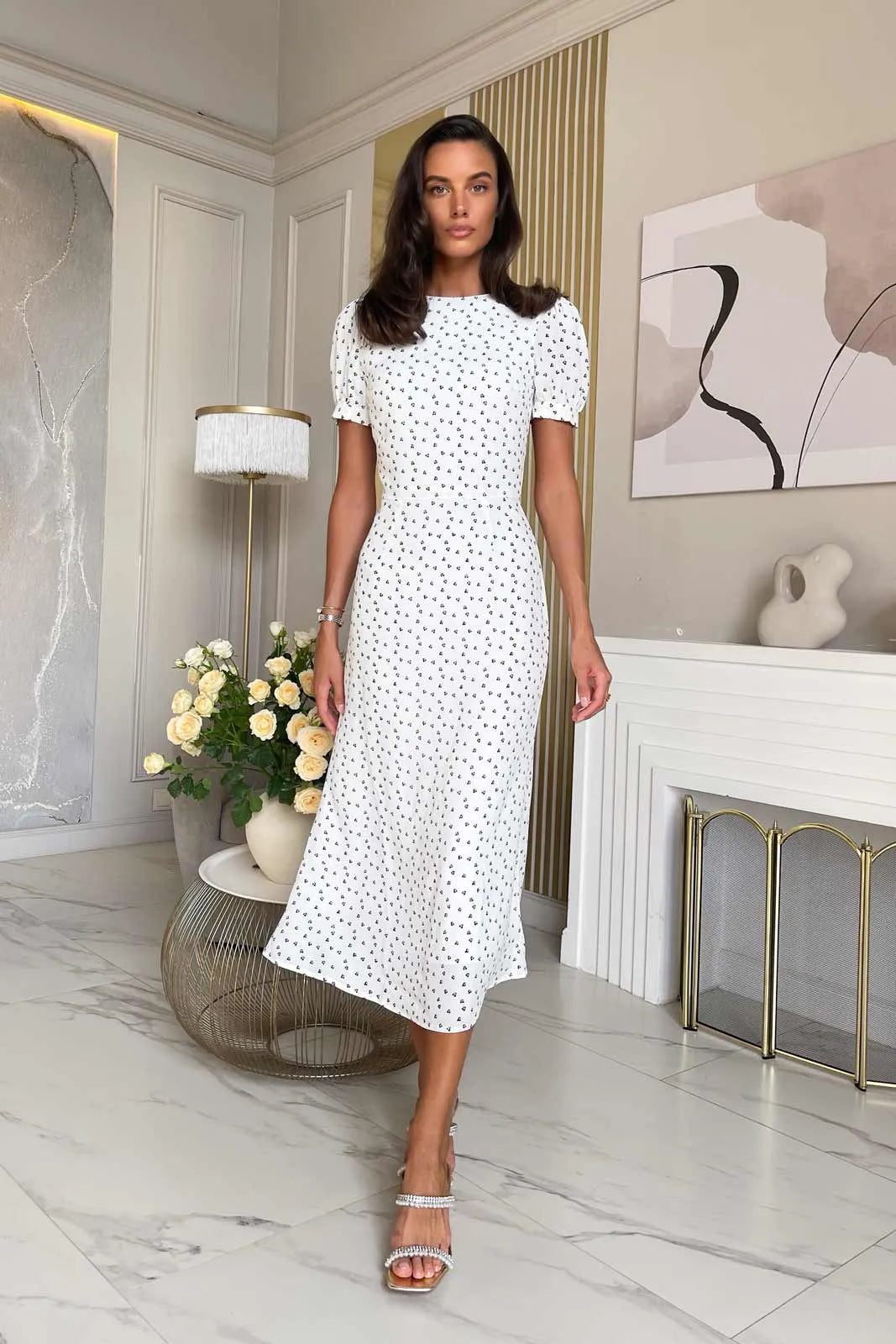 Fitted short sleeve midi dress